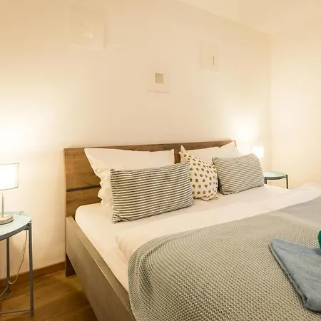 Bright - Double 3 Bedroom - 2 Kitchen - Parking Appartement *